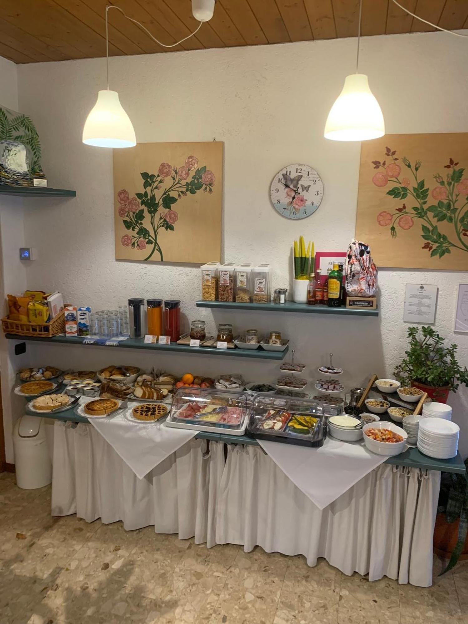 Hotel Garni Delle Rose 切尼加 外观 照片